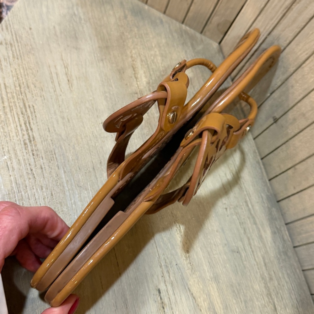 Tory Burch Tan Leather Classic Thong Sandals - Picture 6 of 10